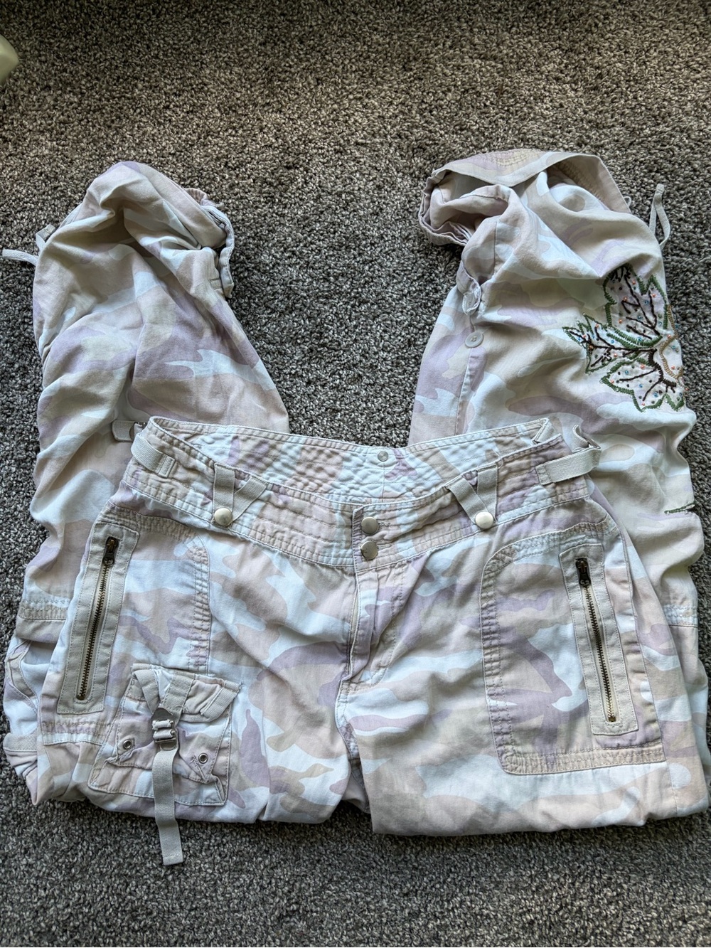 VENUS Light Pink Camo Cargo Shorts